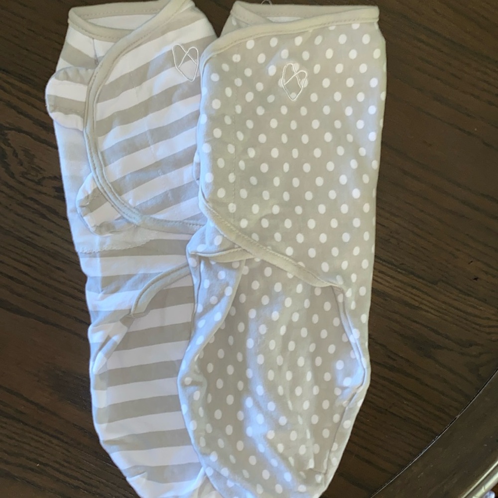 Swaddle Me Velcro swaddles size small/medium